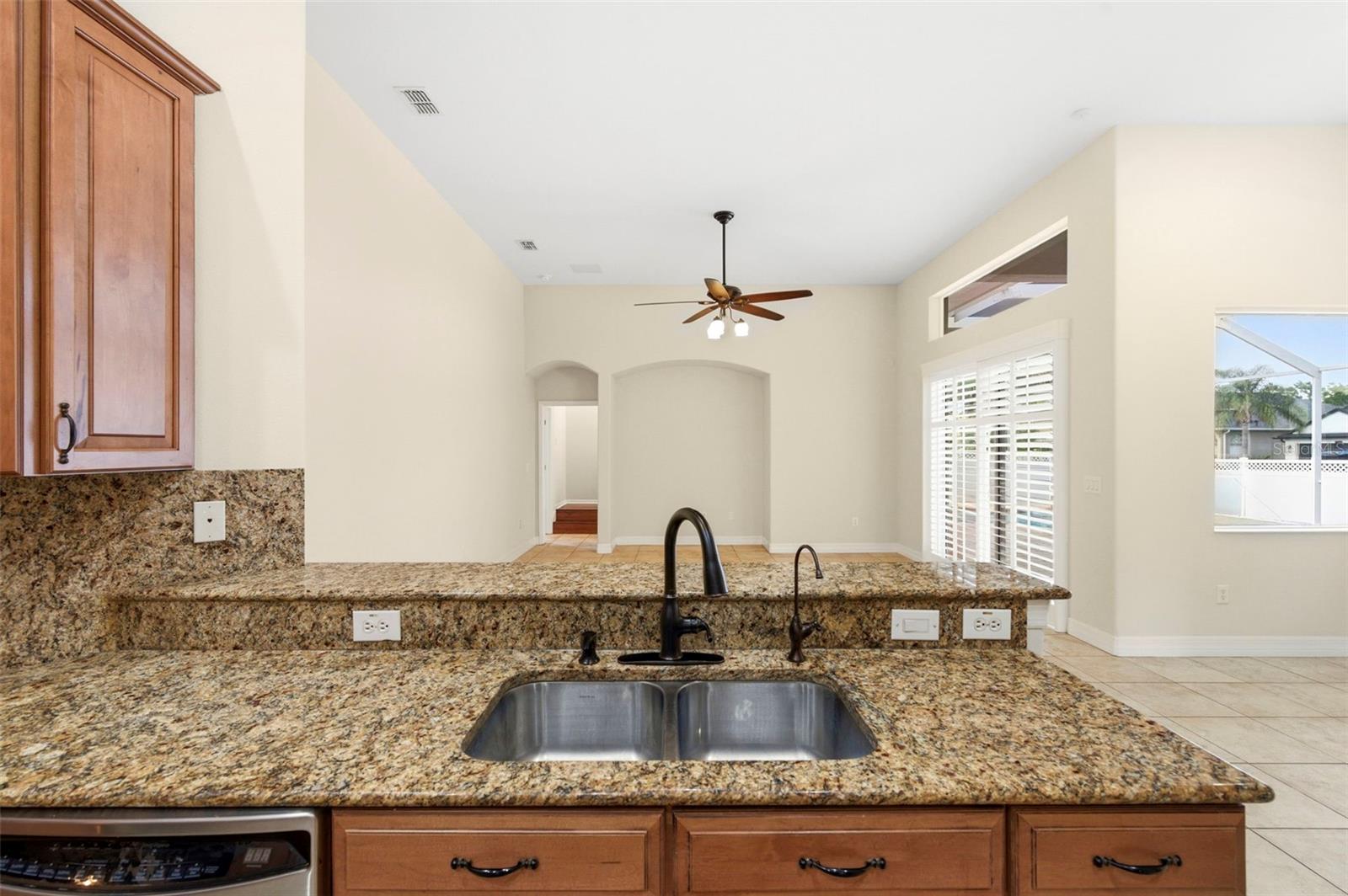 LAKE TALIA PH 02 - Residential