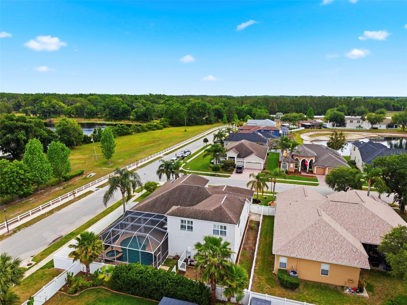 LAKE TALIA PH 02 - Residential