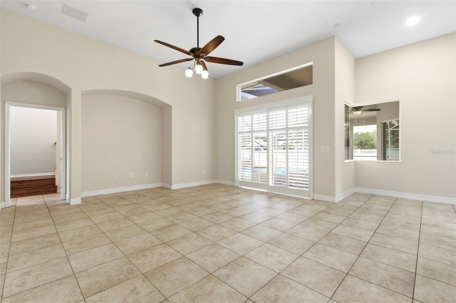 LAKE TALIA PH 02 - Residential