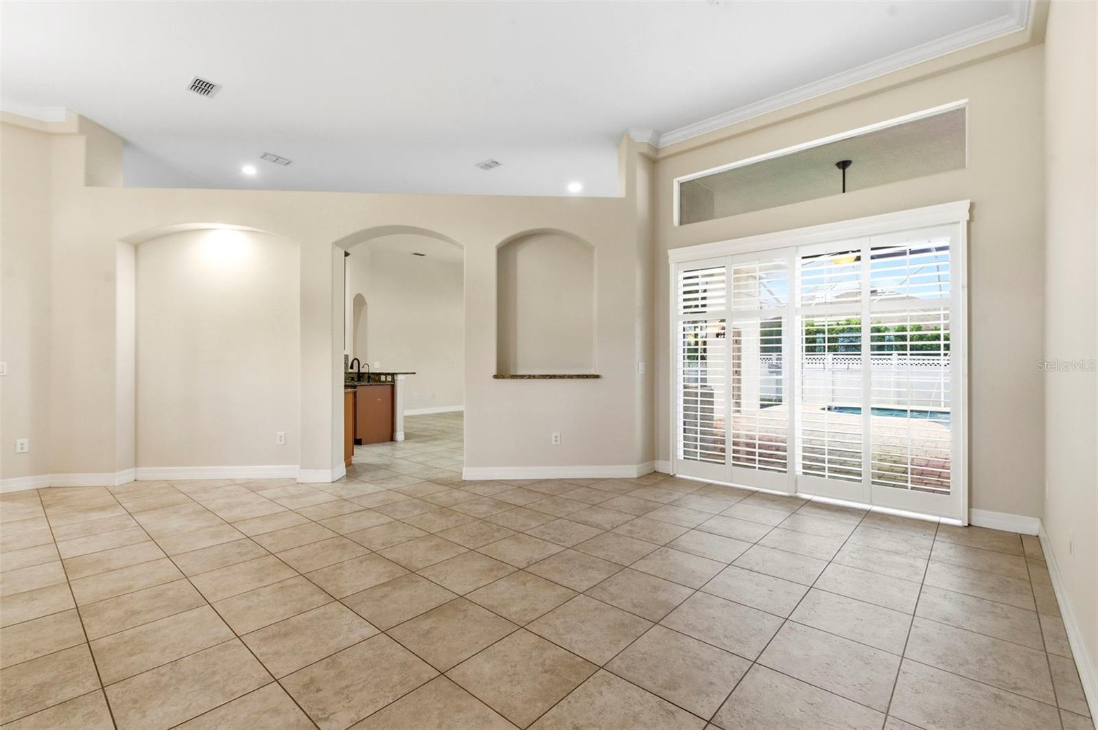 LAKE TALIA PH 02 - Residential