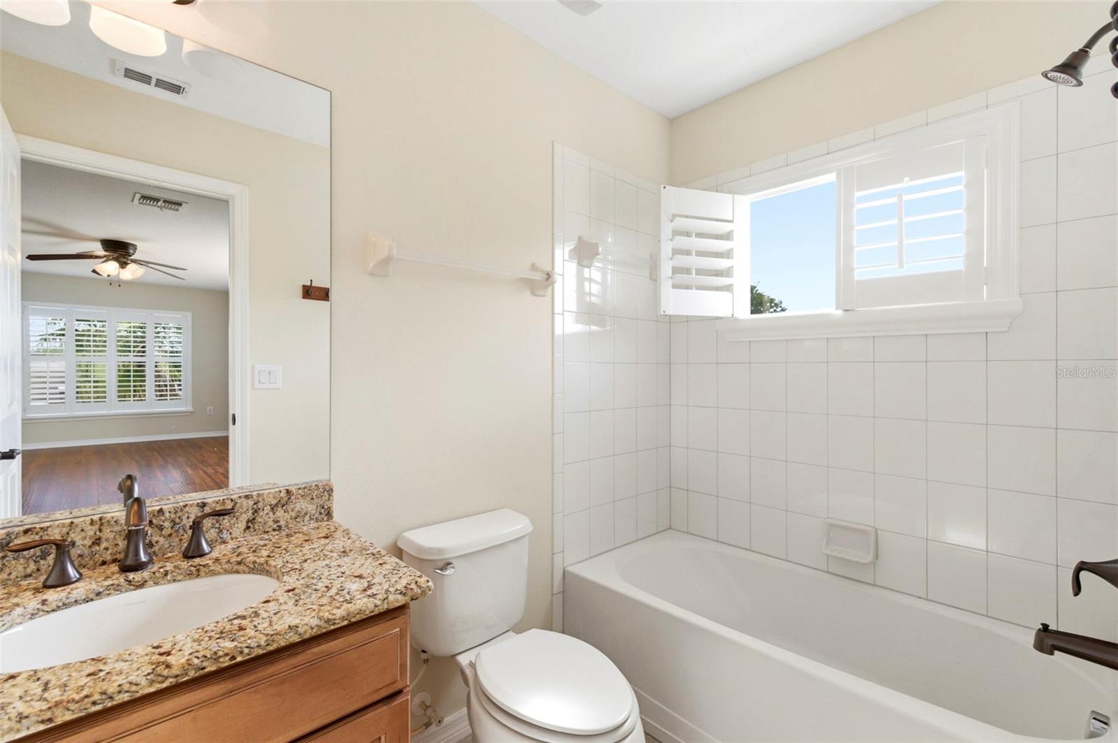 LAKE TALIA PH 02 - Residential