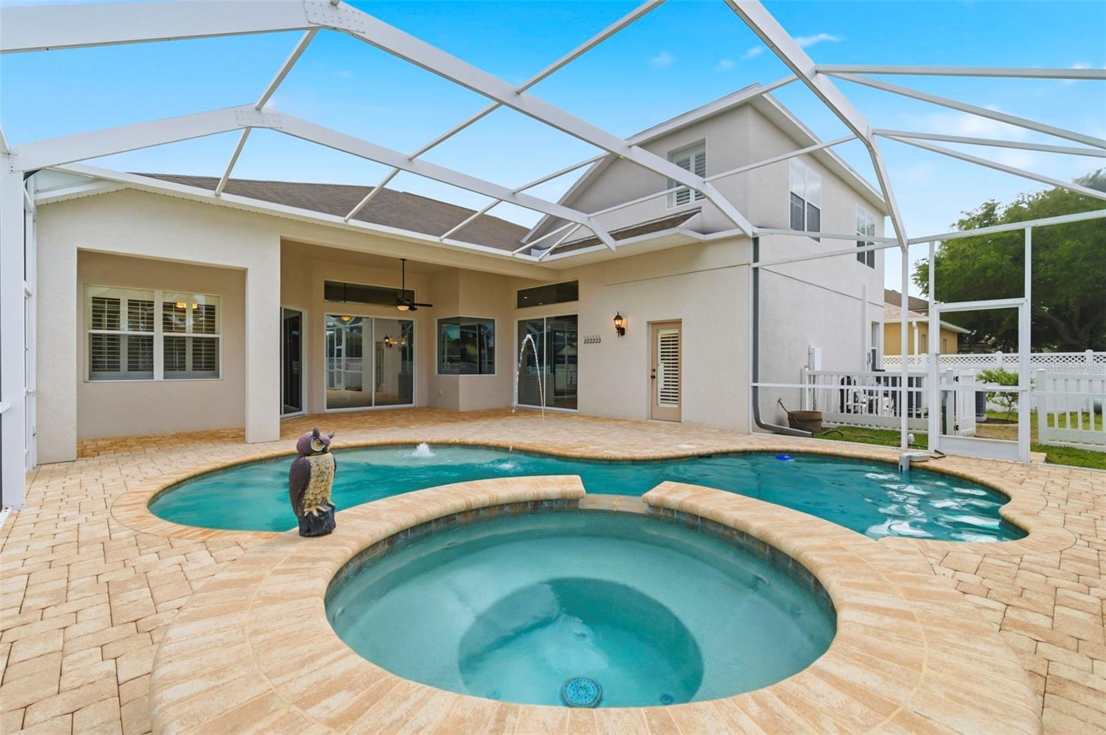 LAKE TALIA PH 02 - Residential