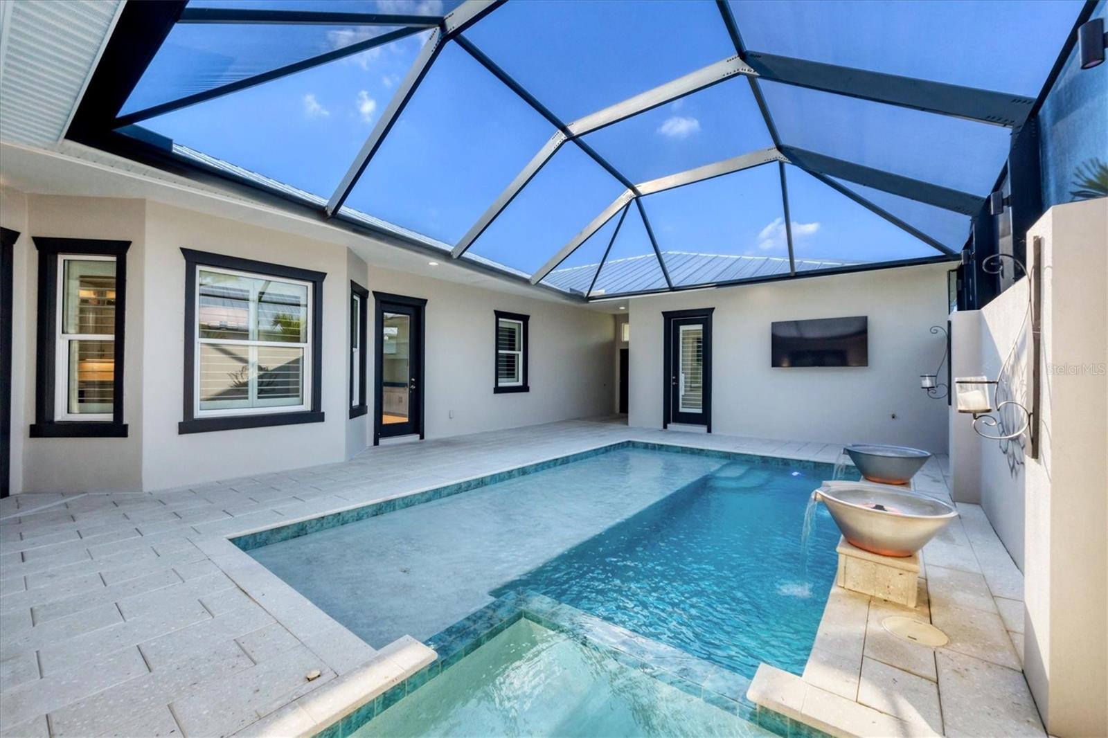 CORAL CAYE - Residential