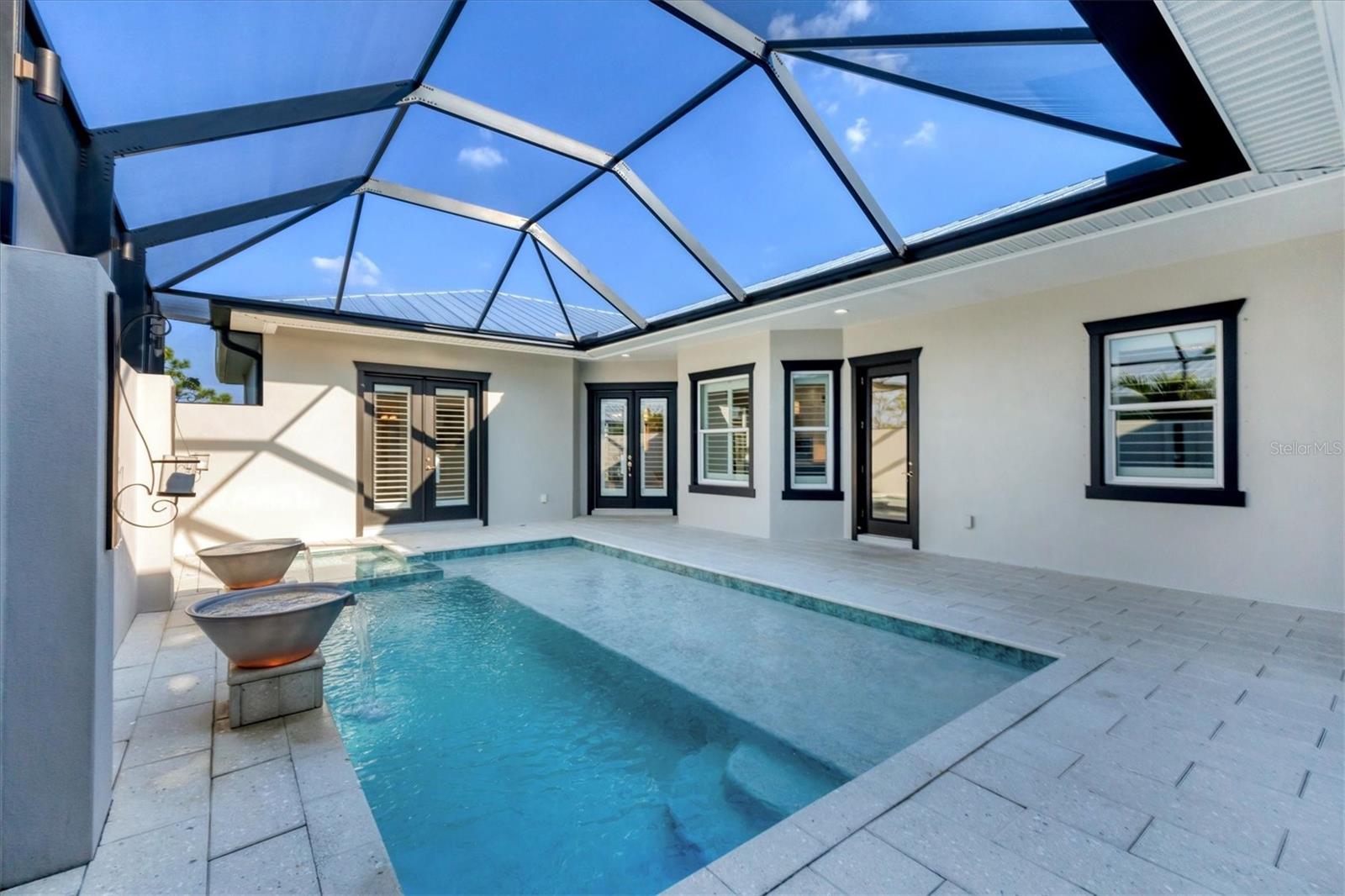 CORAL CAYE - Residential