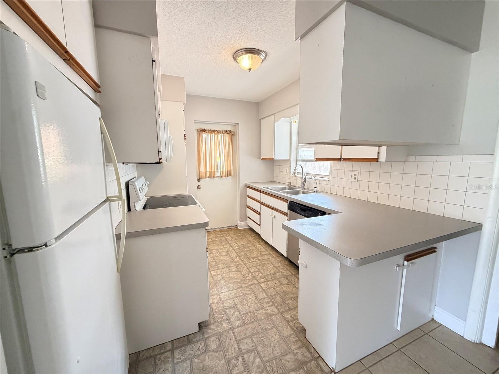3842 HAWKEYE CIRCLE