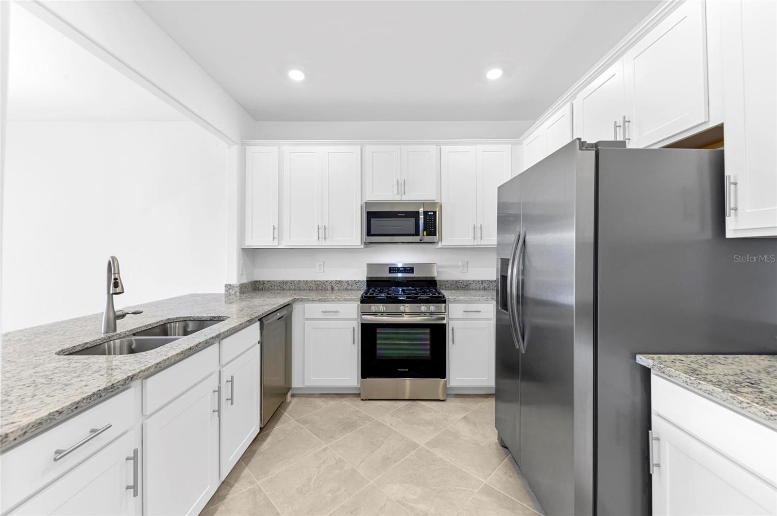 LORRAINE LAKES PH IIA - Residential Lease