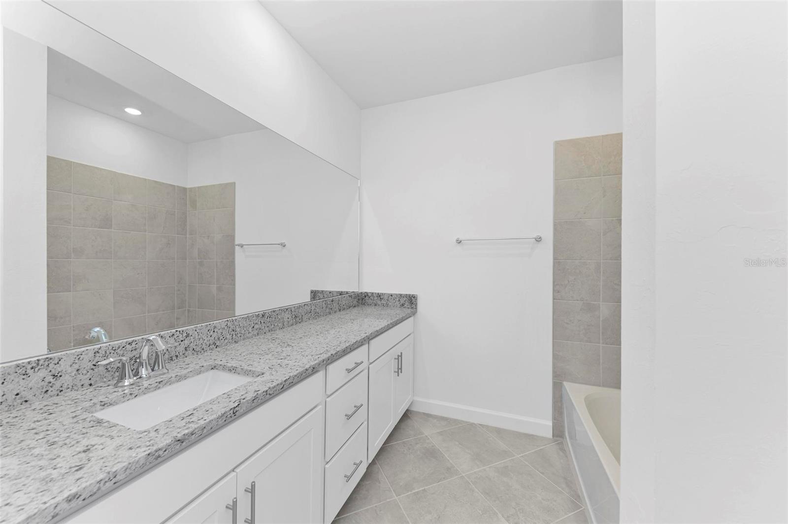 LORRAINE LAKES PH IIA - Residential Lease