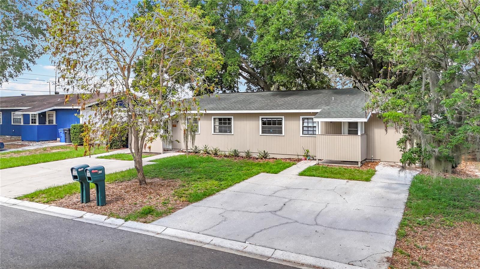 Discover comfort and convenience in this beautifully updated 2-bedroom, 1-bathroom half-duplex located in the heart of Brandon. Featuring a private 2-car driveway, this home offers a spacious layout with modern finishes throughout. Step out back to your private patio perfect for enjoying Florida’s sunshine.
You’ll love the unbeatable location – a shopping center is right across the street, and you’re just minutes from top dining, entertainment, and quick access to major highways. Downtown Tampa is only a short drive away, making commuting a breeze while still enjoying a peaceful neighborhood setting.
This home is move-in ready and waiting for you to make it your own. Schedule your tour today!
