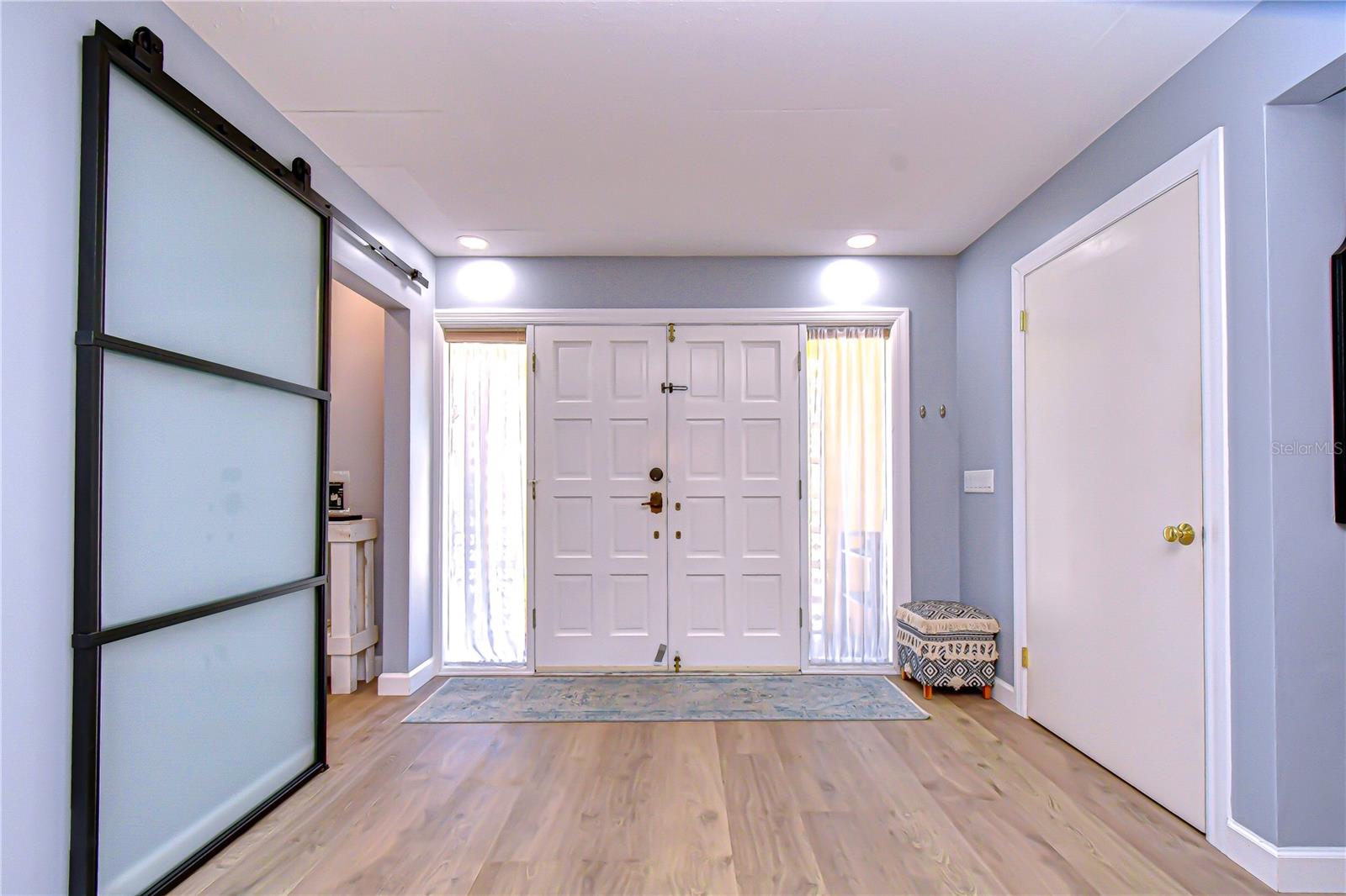 9625 COMMODORE DRIVE