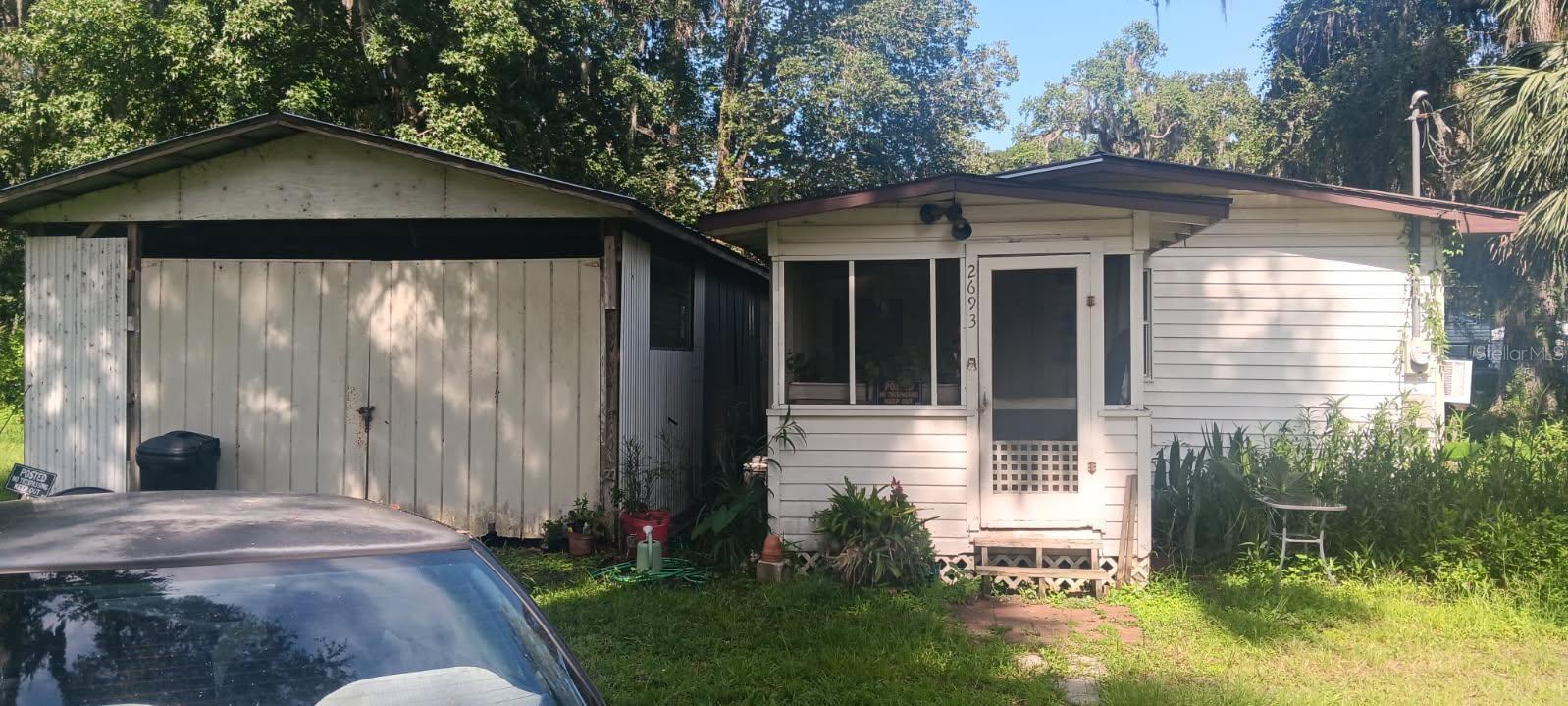 Don't miss out on this little gem! Two bedrooms and one bath just blocks from the lake. There is a beautiful garden area in the back of the home. Lake Panasoffkee is known for it's great fishing.