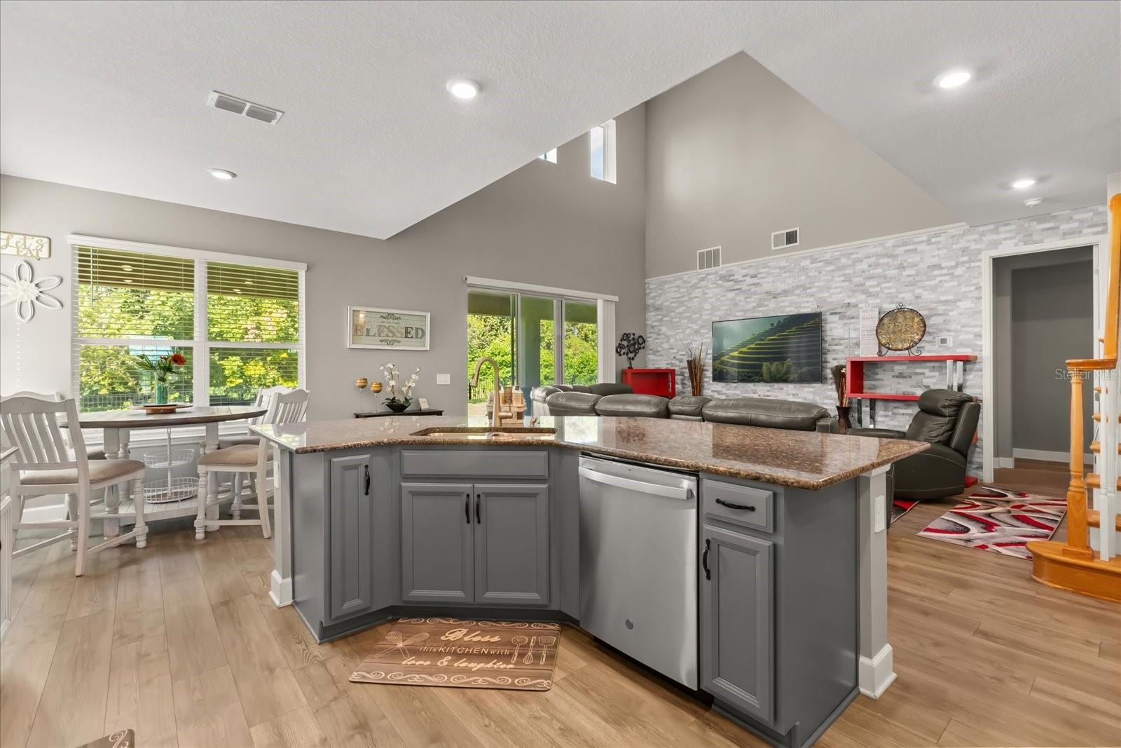 LAKESIDE PH II - Residential