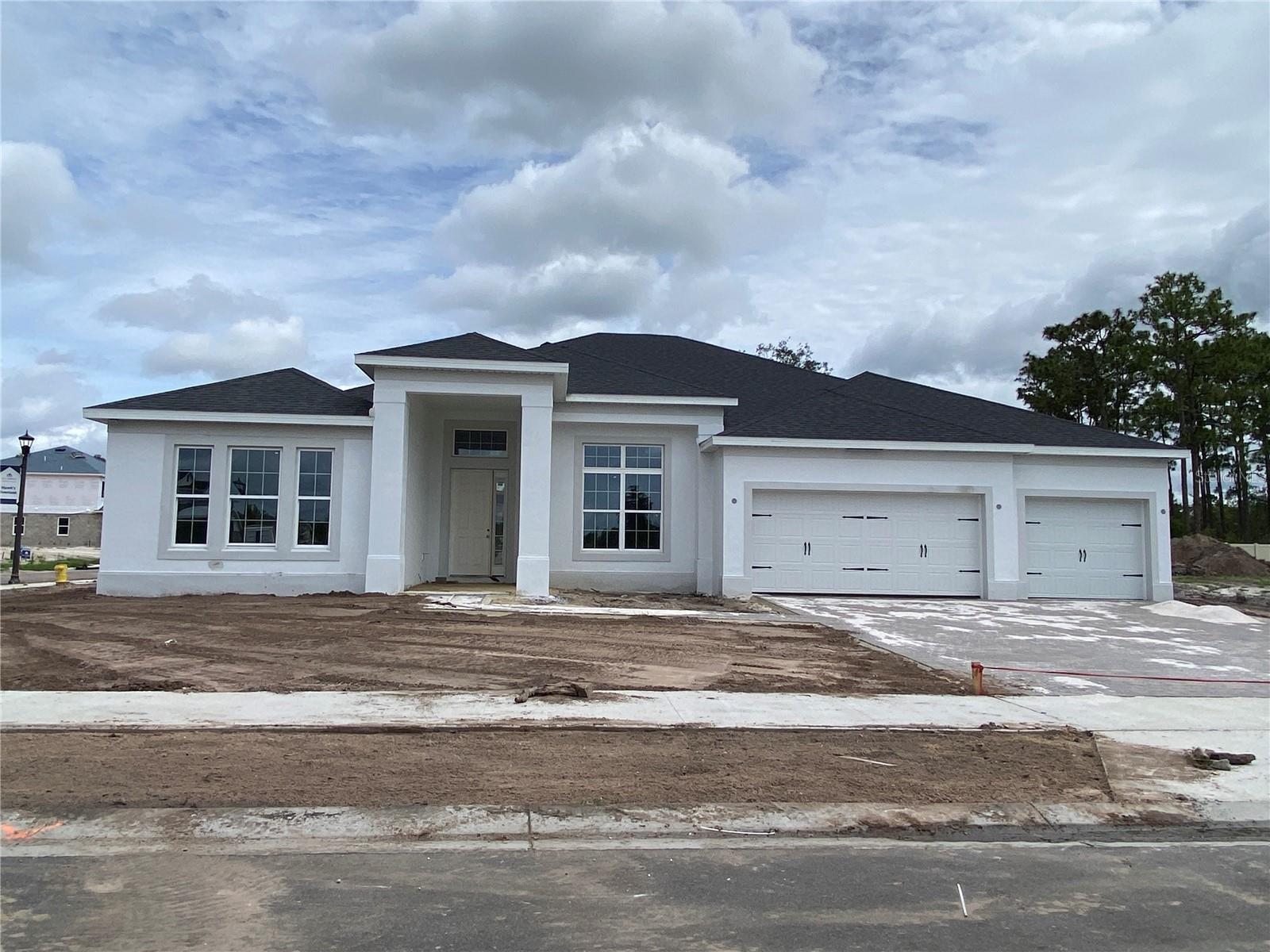 960 HAWKSNEST POINT
