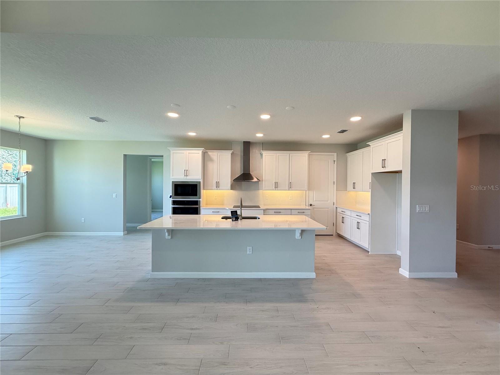960 HAWKSNEST POINT