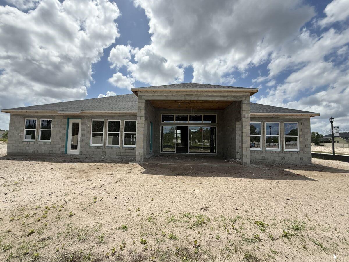 960 HAWKSNEST POINT