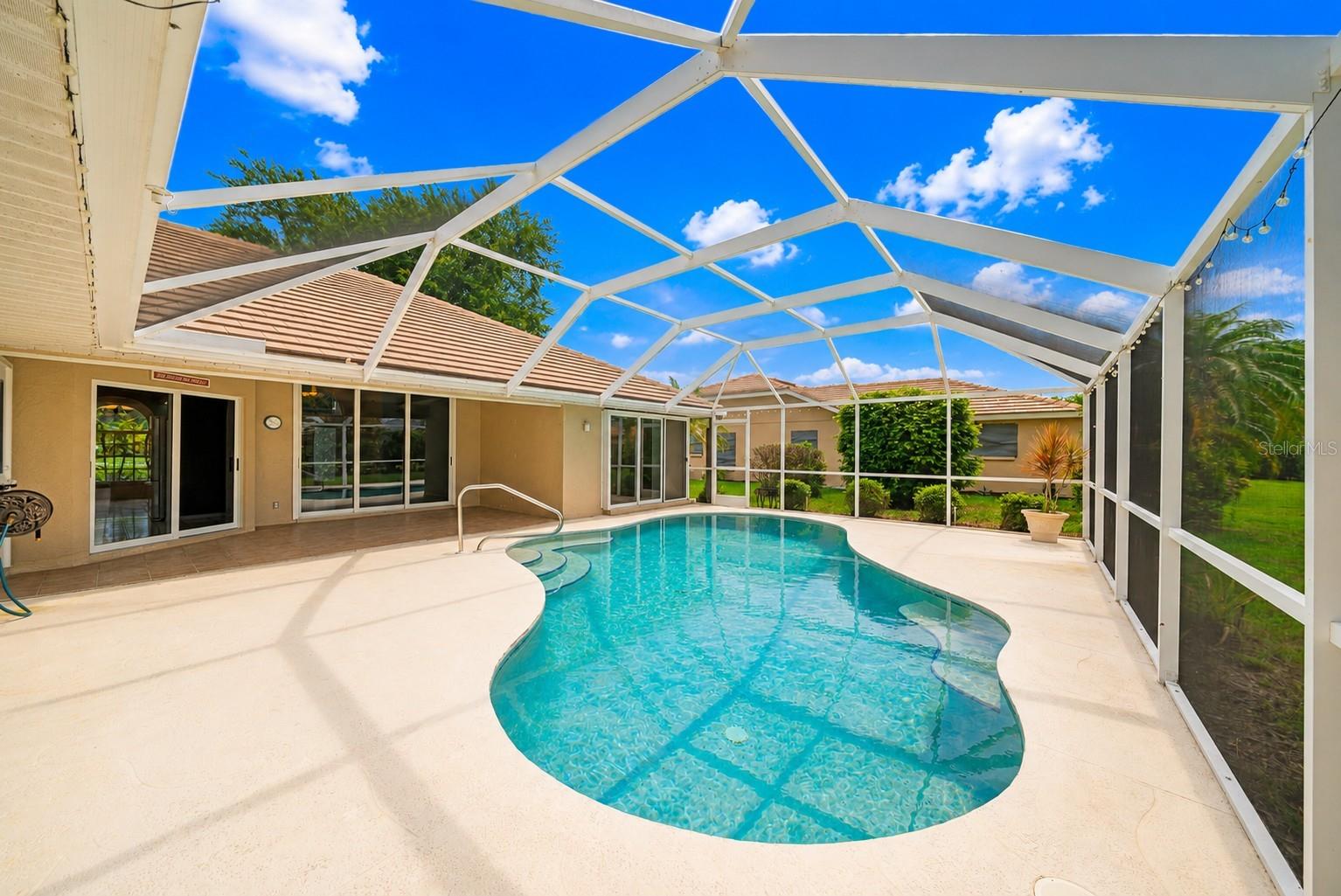 Search Properties for Sale 4 555 PARK ESTATES SQUARE