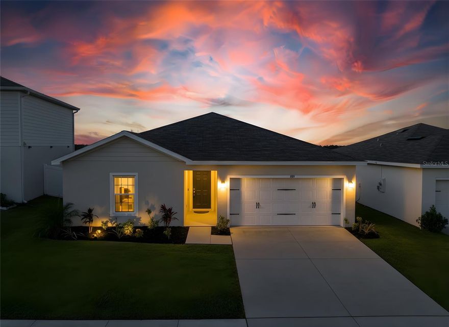 Well-maintained 3-bedroom, 2-bathroom home featuring all appliances, a rear lanai, and an open living/dining layout. The kitchen offers a generous pantry, and the primary suite includes a walk-in closet. Bathroom upgraded with a new shower door. Home is clean and move-in ready December free.
Apply now