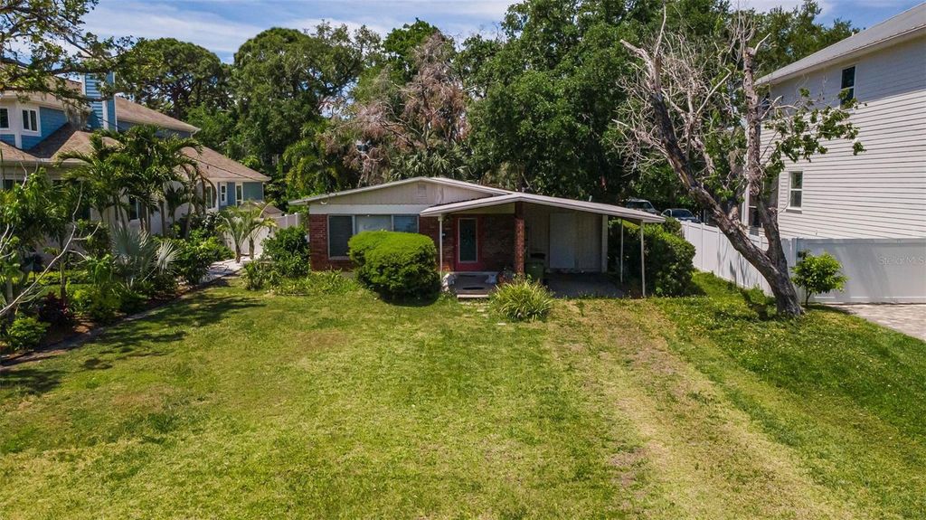 Photo of 2305 S Occident Street, Tampa, FL 33629 (MLS # TB8496376)