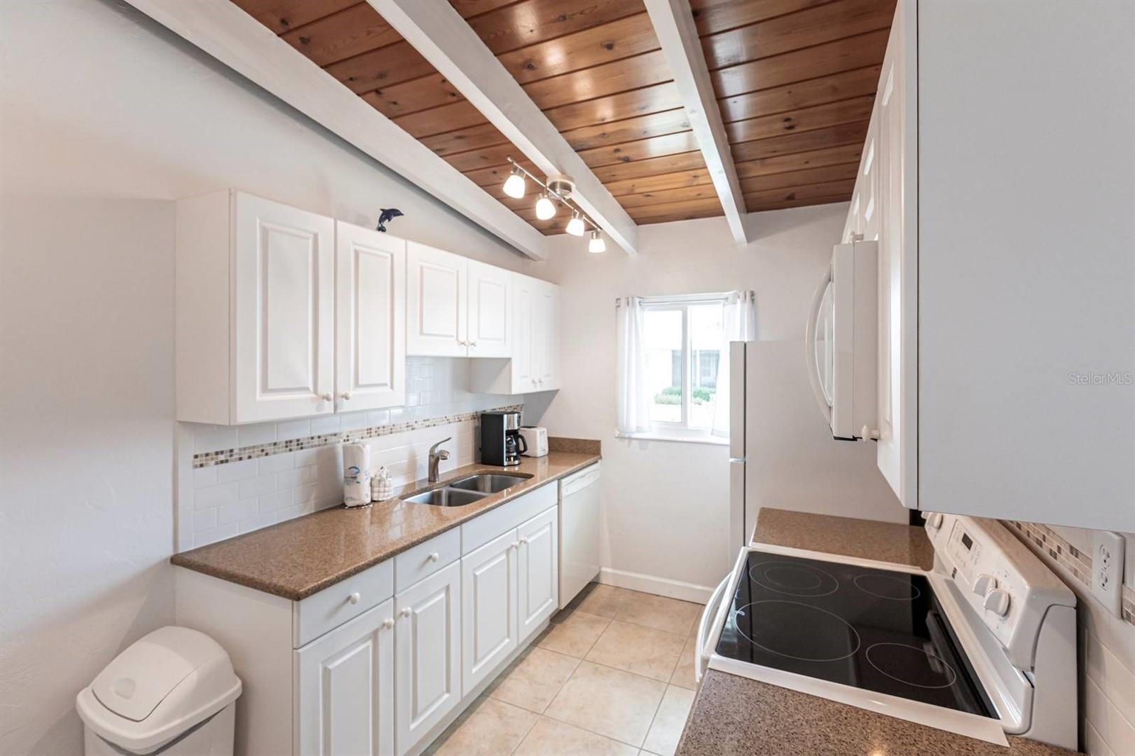 CASA MAR - Residential Lease