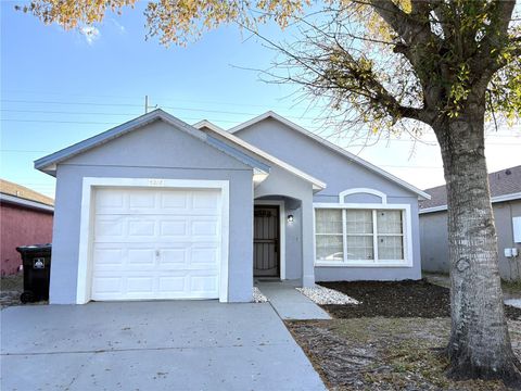 Photo of 5218 Florida Holly Drive, Orlando, FL 32811 (MLS # O6377911)