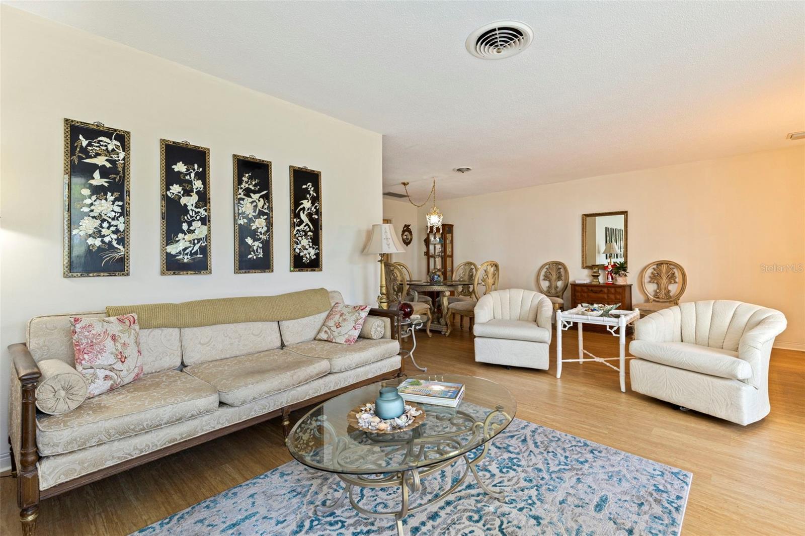 WHISPERING WATERS - Residential