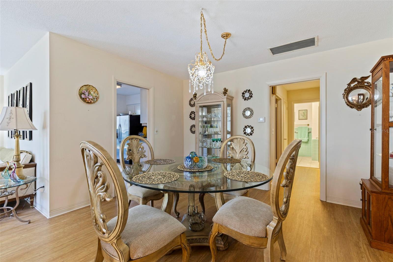 WHISPERING WATERS - Residential