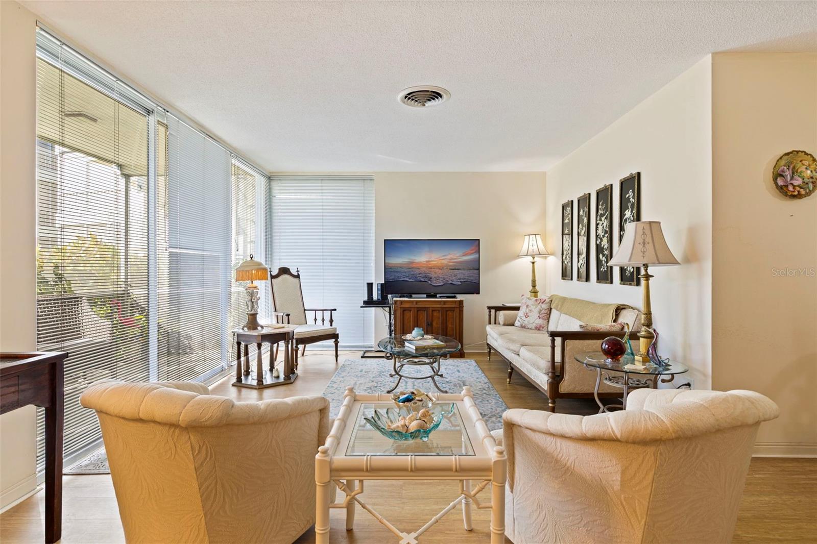 WHISPERING WATERS - Residential