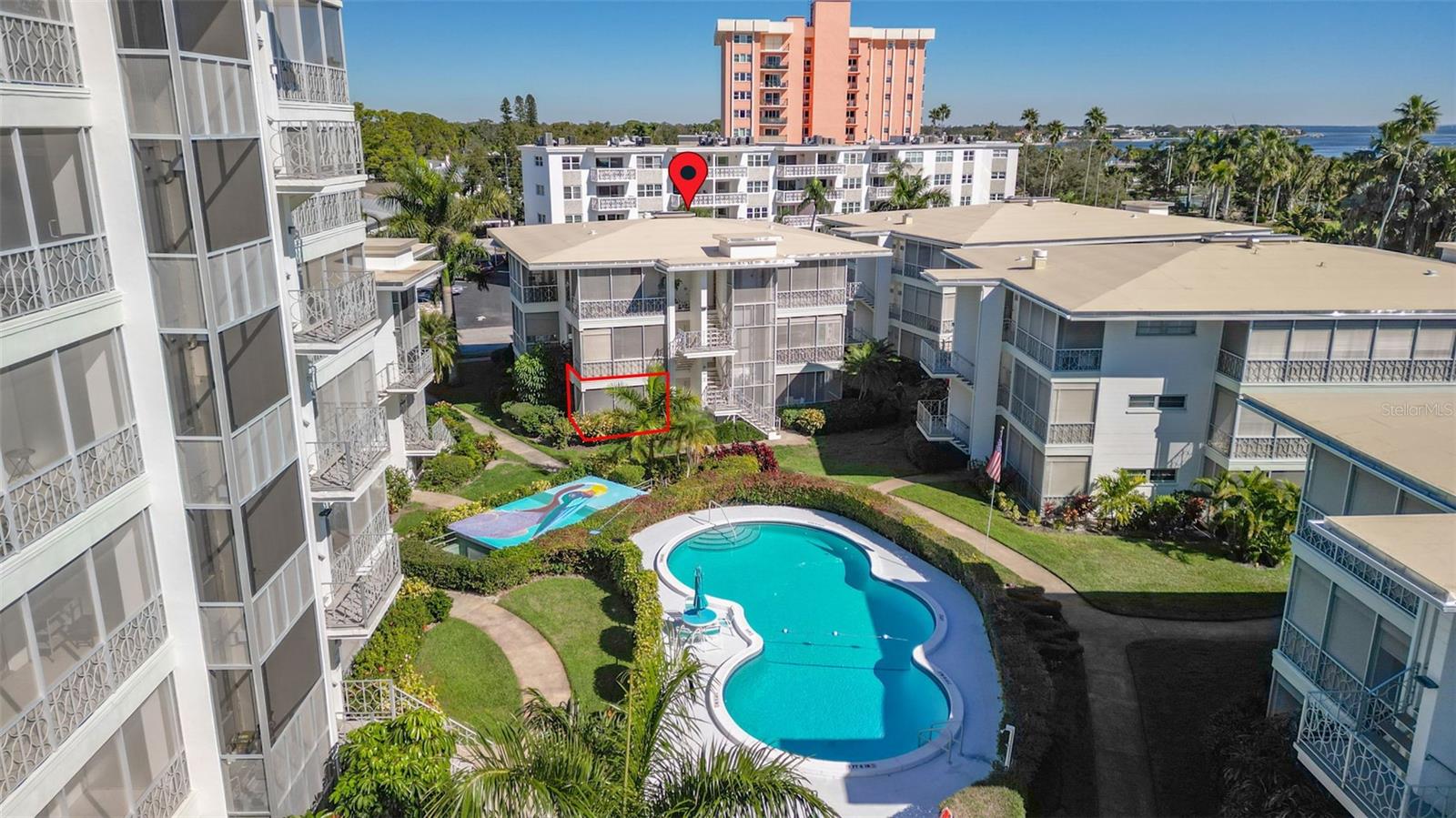 WHISPERING WATERS - Residential