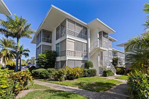 1036 NORTH SHORE DRIVE NE 1 ST PETERSBURG FL 33701