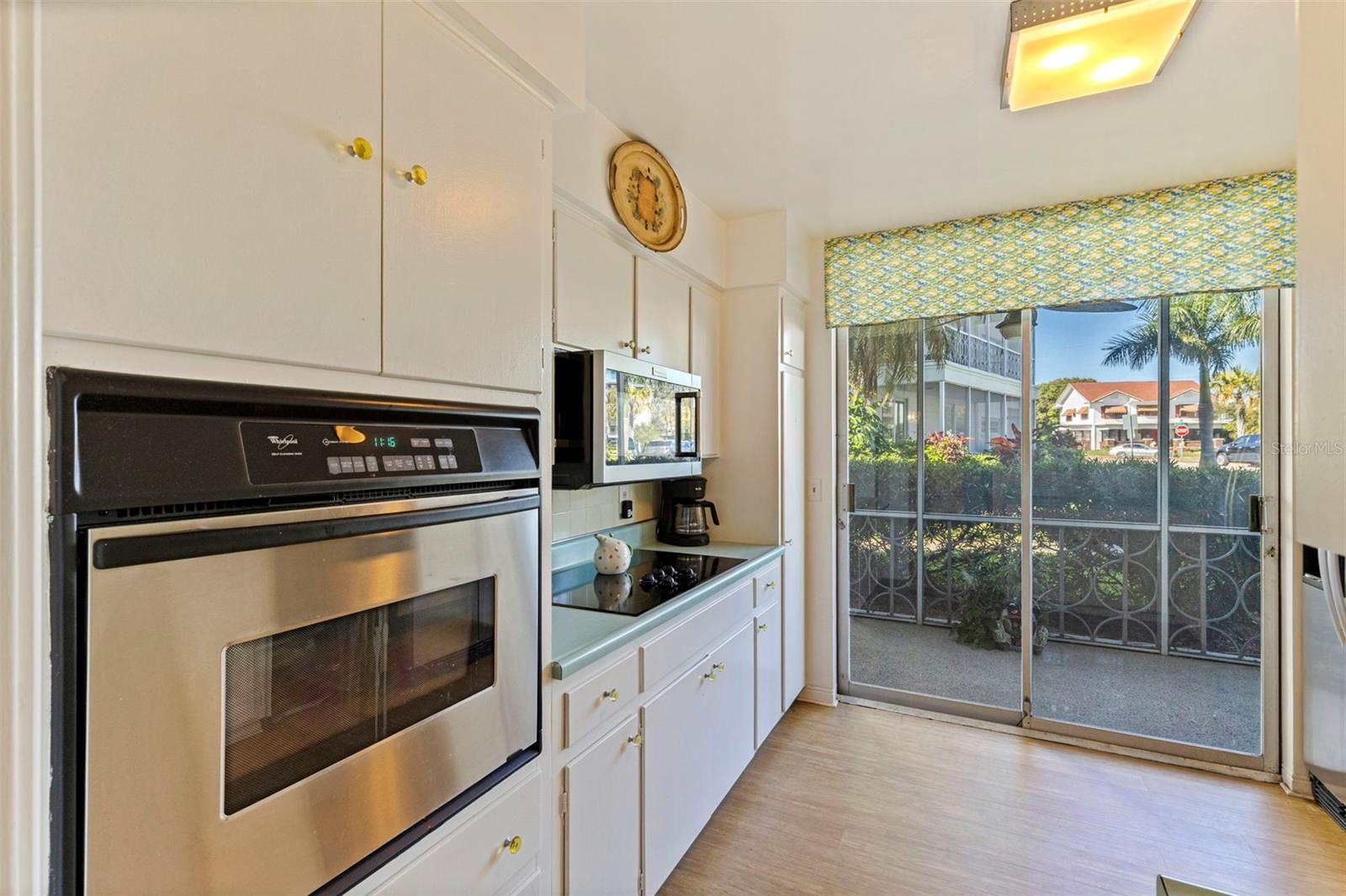 WHISPERING WATERS - Residential