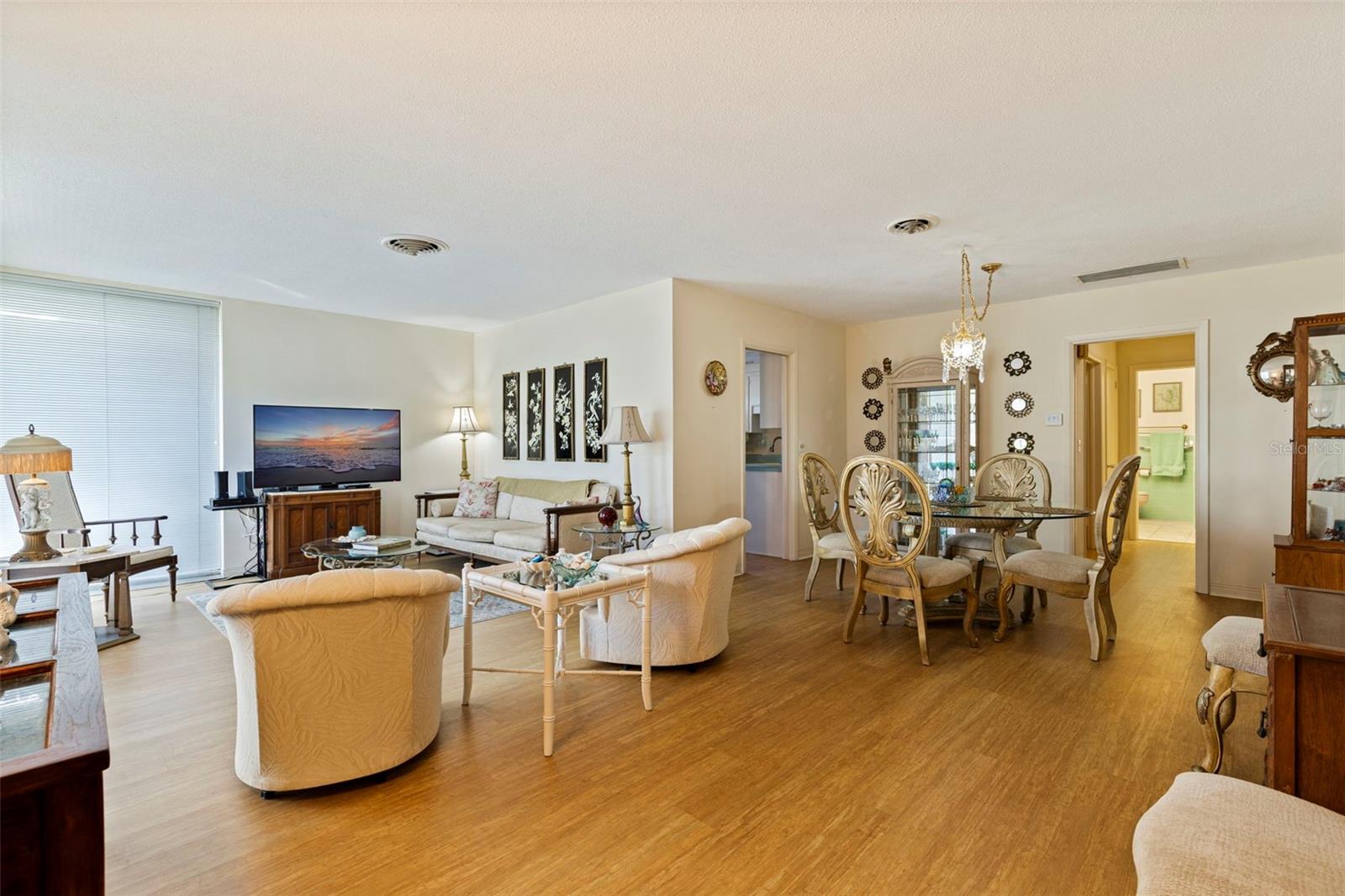 WHISPERING WATERS - Residential