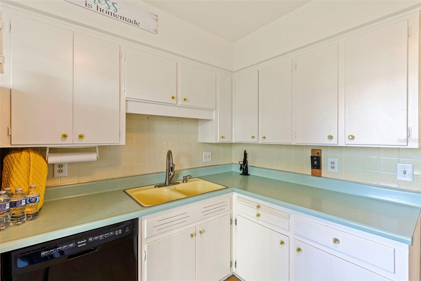 WHISPERING WATERS - Residential