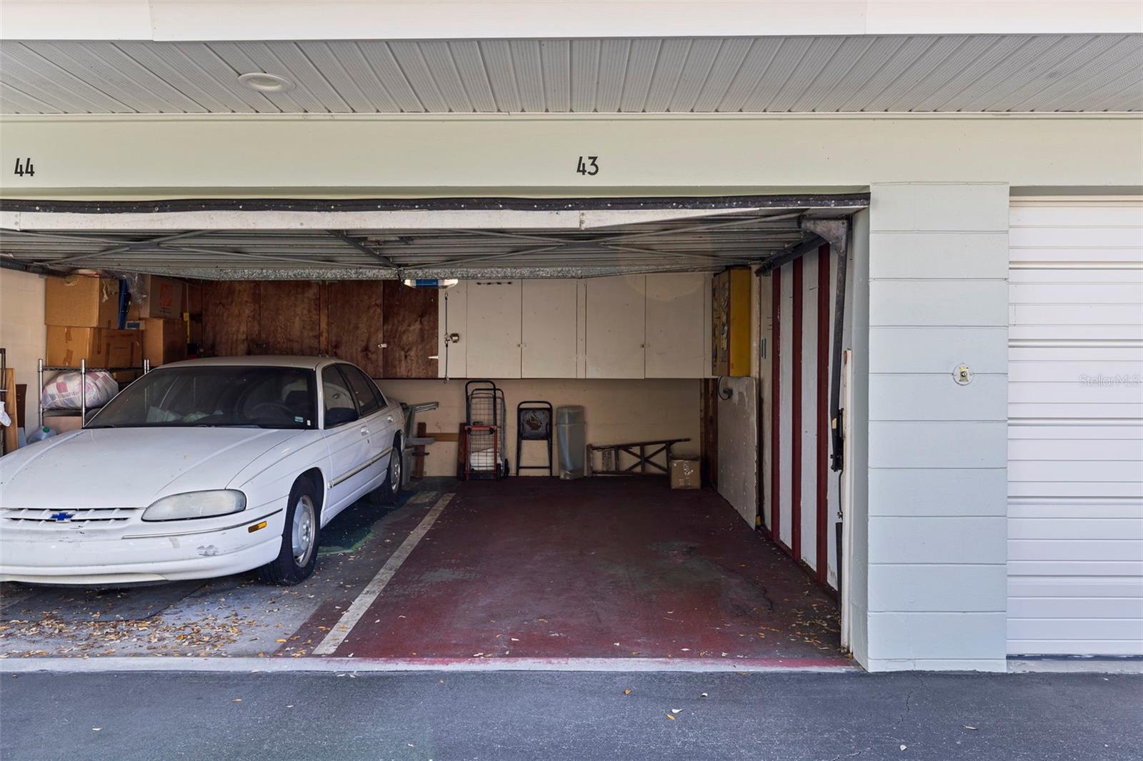 WHISPERING WATERS - Residential