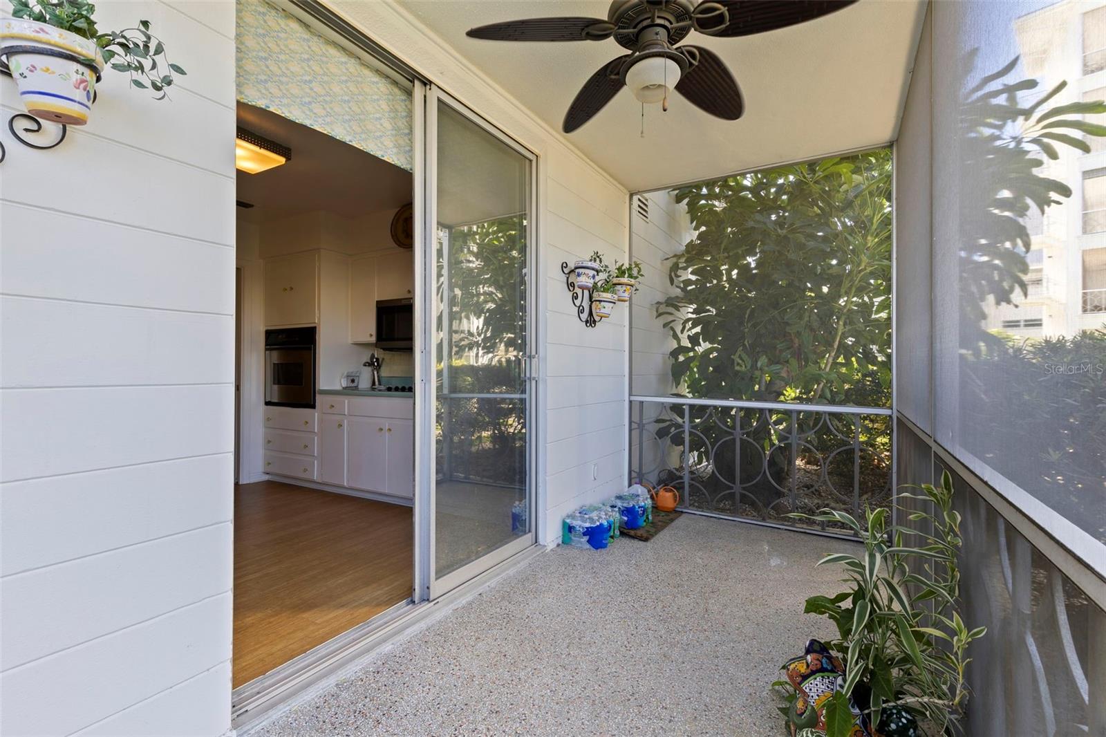 WHISPERING WATERS - Residential