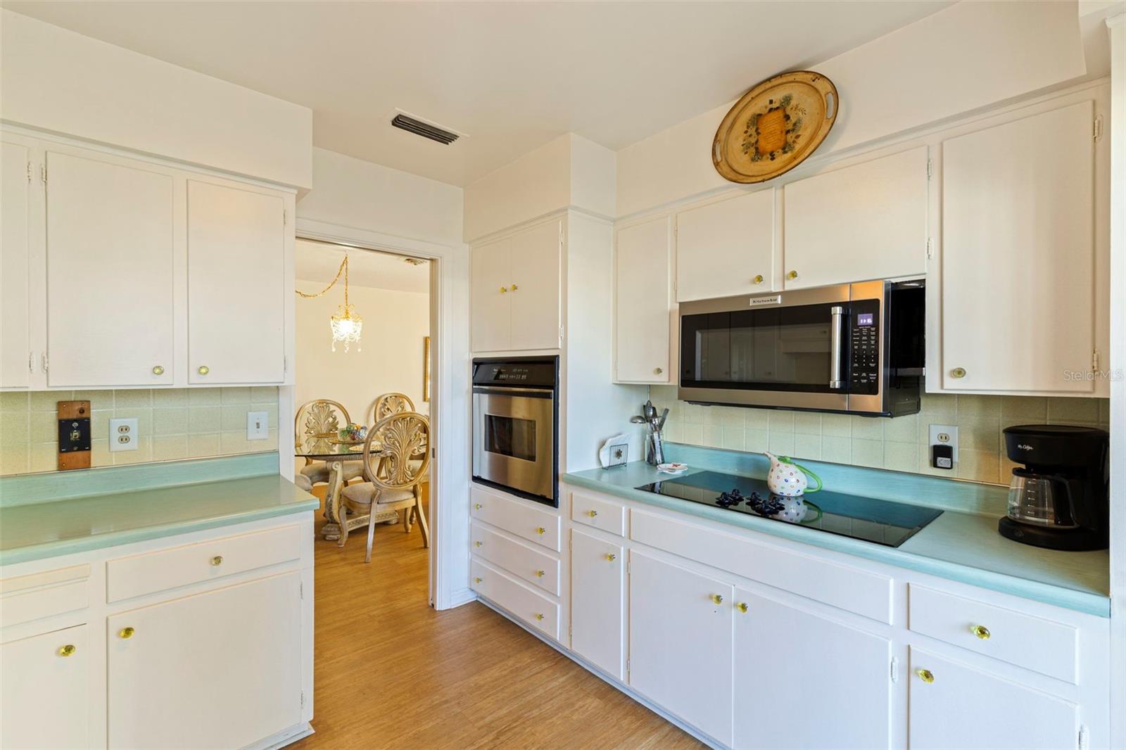 WHISPERING WATERS - Residential