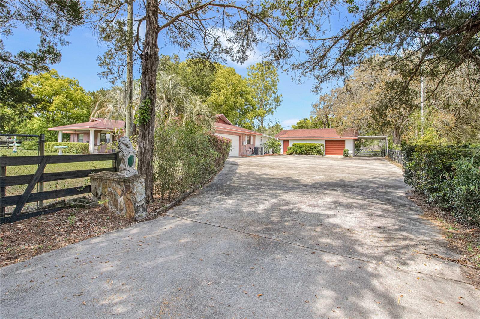 8225 E HIGHWAY 25