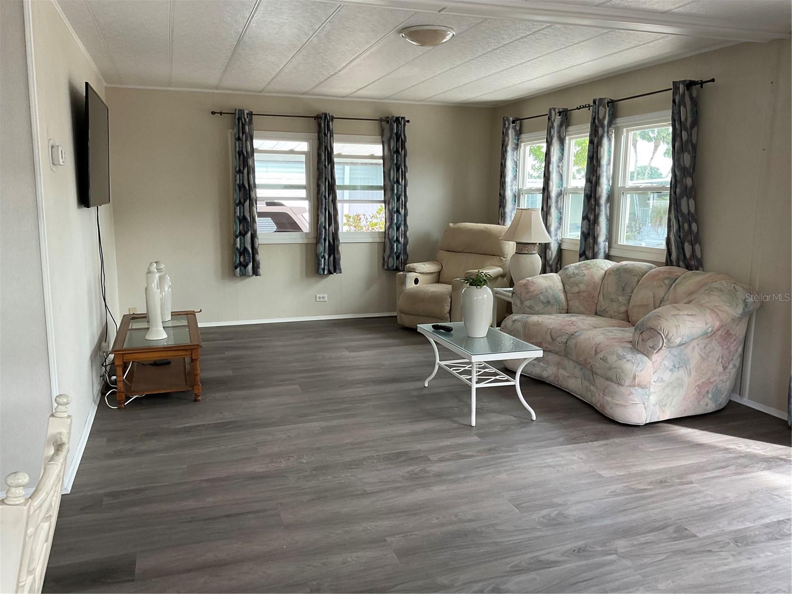 VENICE ISLE - Residential