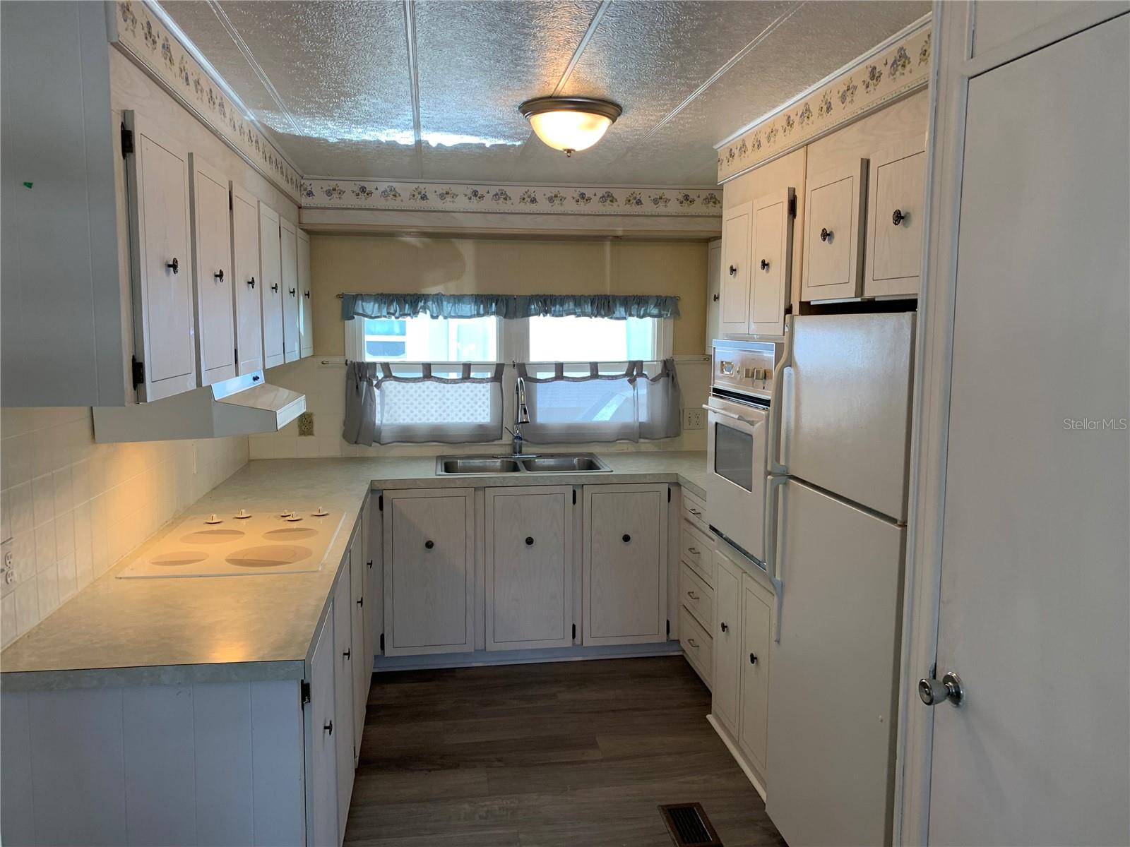 VENICE ISLE - Residential