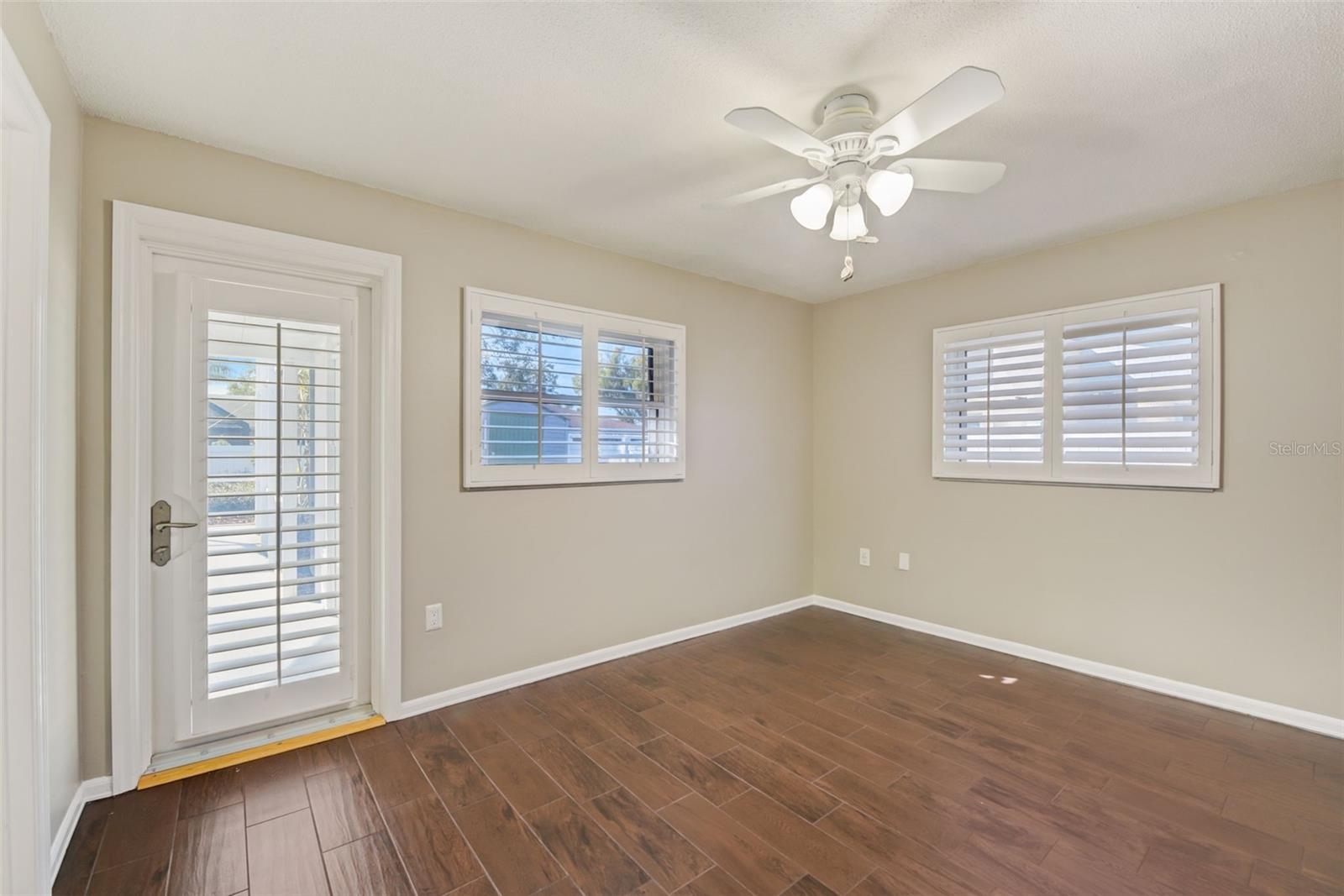 LAKE SARASOTA - Residential