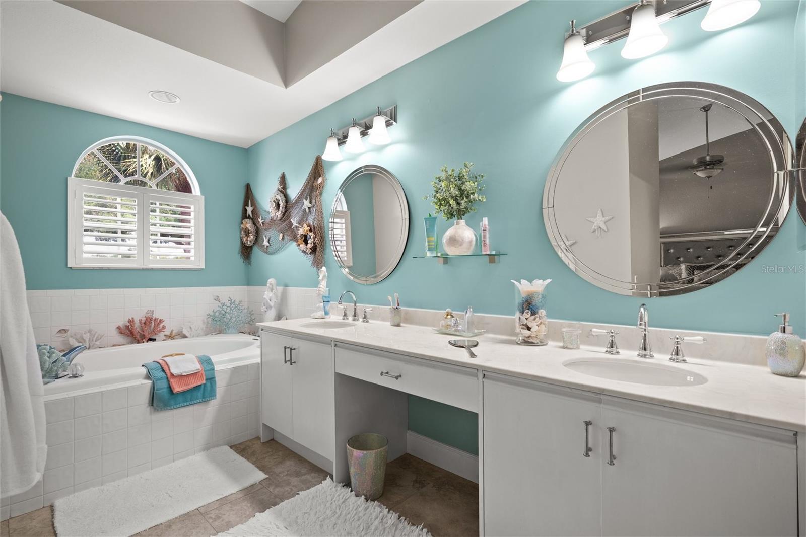 GLADES THE - Residential