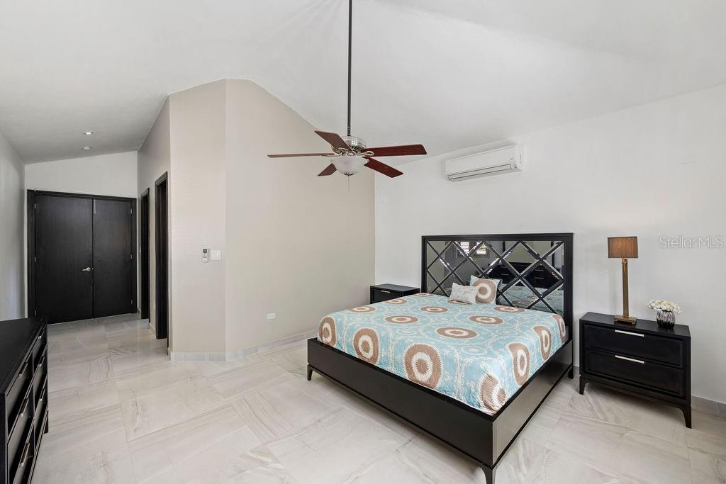 DORADO BEACH EAST - Residential