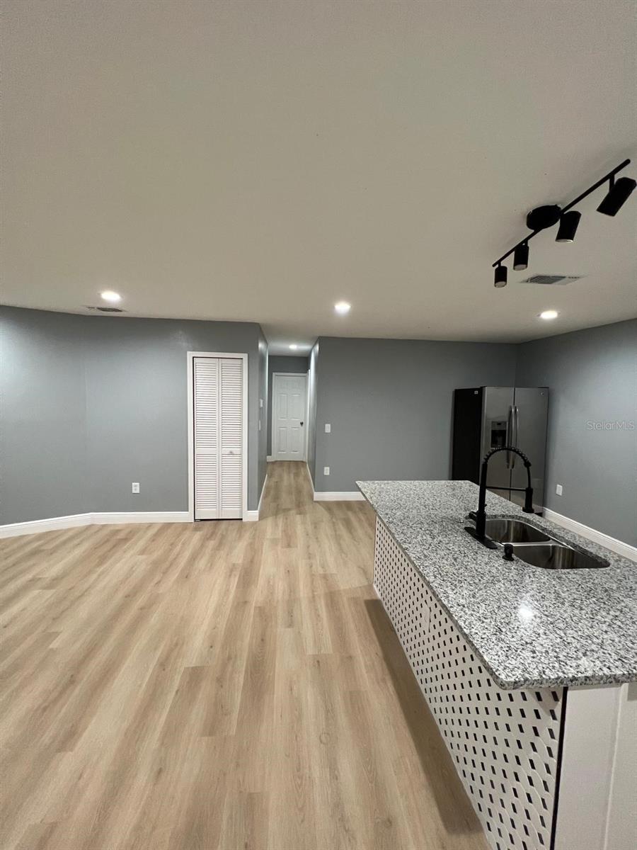 MONTALDIS - Residential Lease