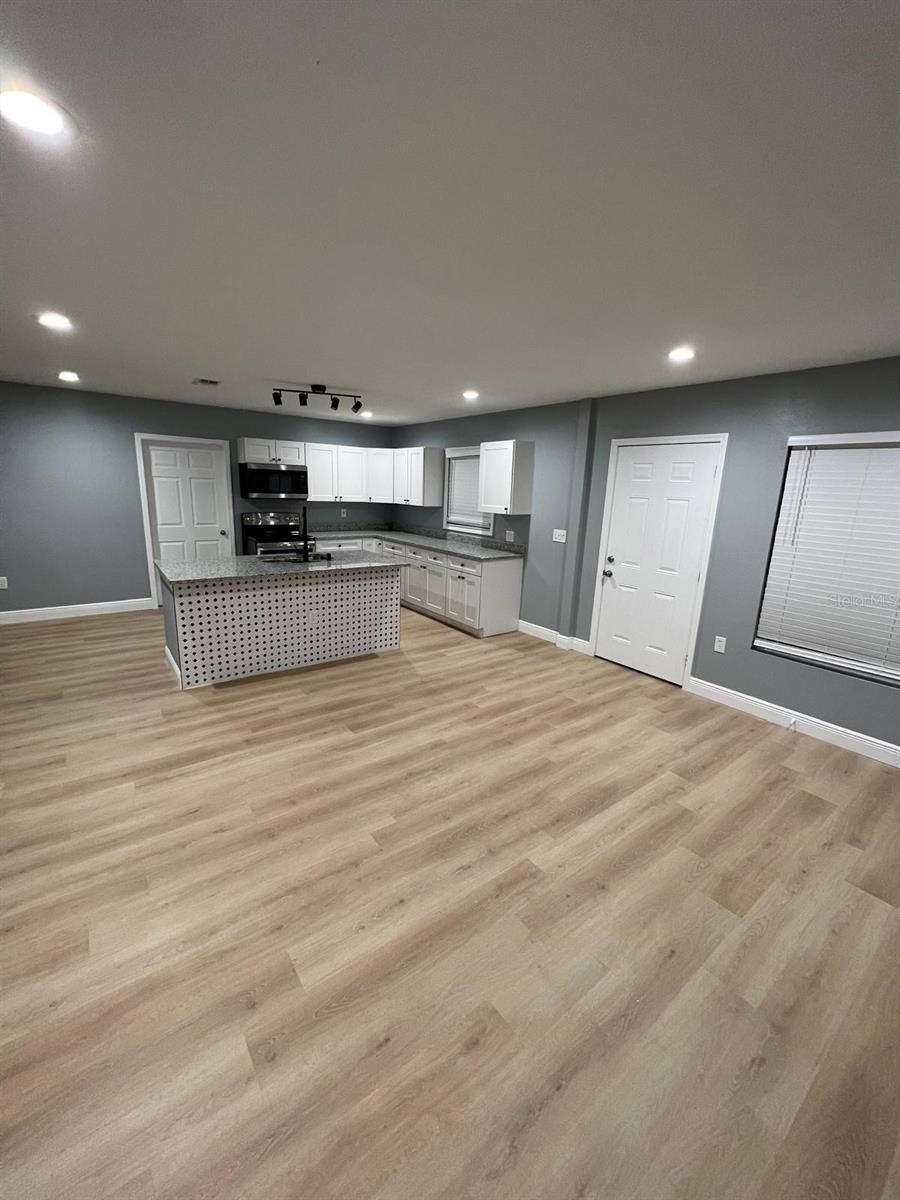 MONTALDIS - Residential Lease