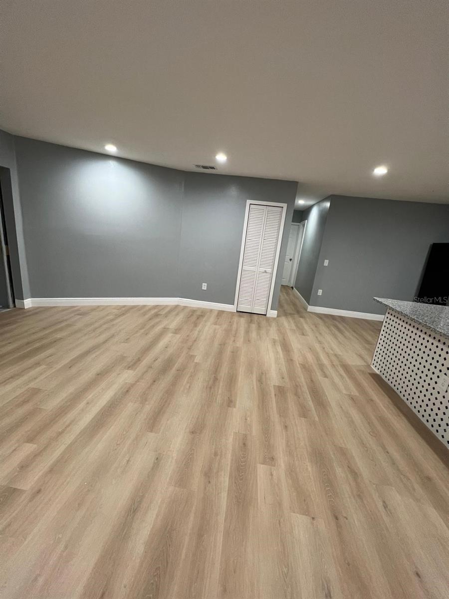 MONTALDIS - Residential Lease