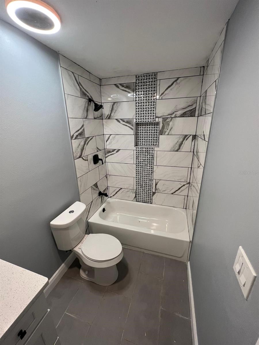 MONTALDIS - Residential Lease