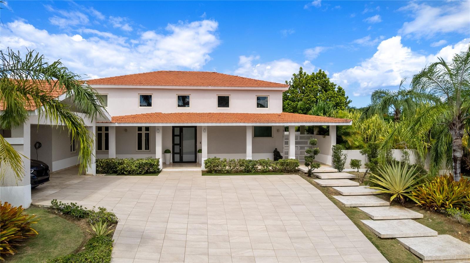 SABANERA DE DORADO - Residential