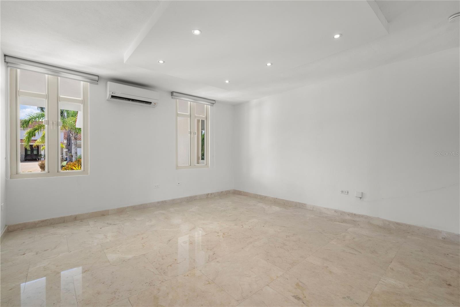 SABANERA DE DORADO - Residential
