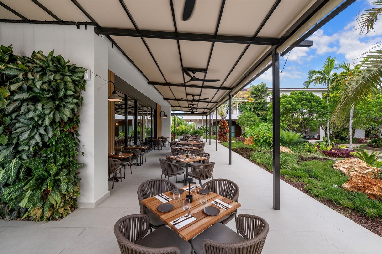 SABANERA DE DORADO - Residential