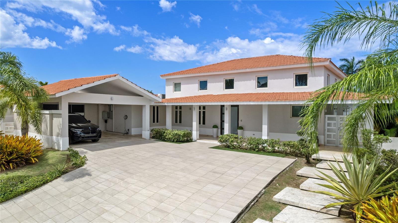 SABANERA DE DORADO - Residential