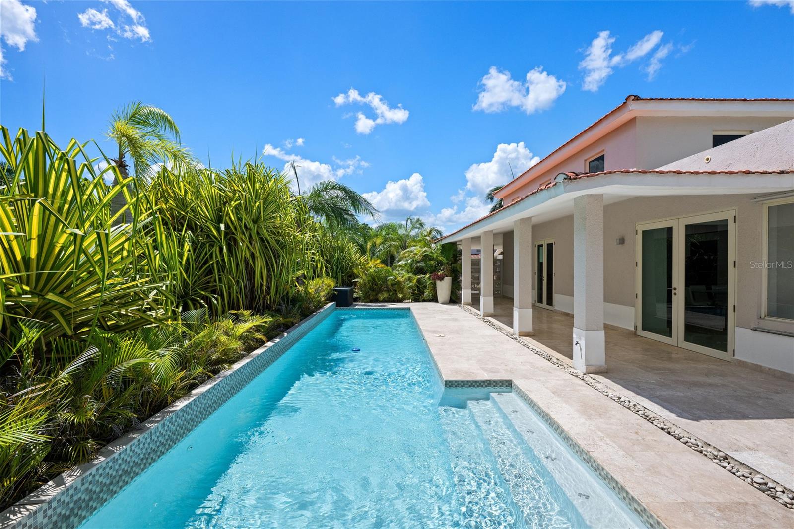 SABANERA DE DORADO - Residential