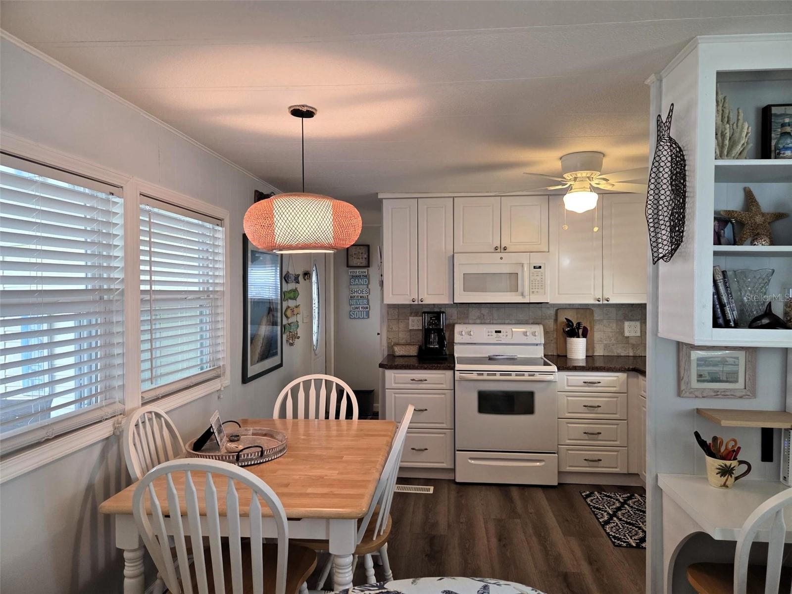 OAKWOOD MANOR - Residential